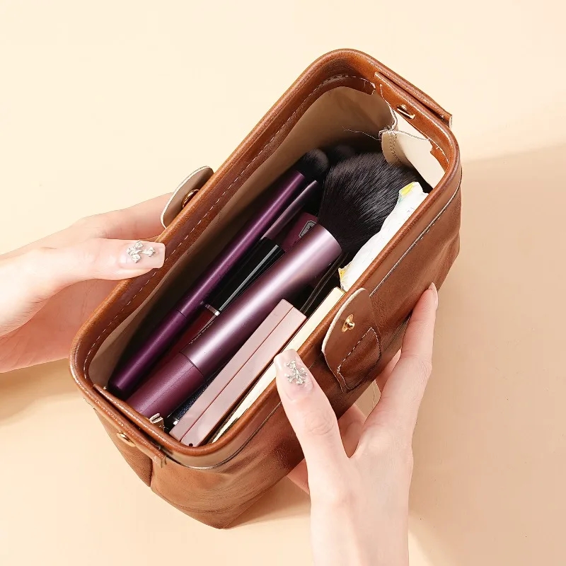 حقيبة مستحضرات تجميل فاخرة من  - مراجعة Luxury Skincare Accessories وسعره