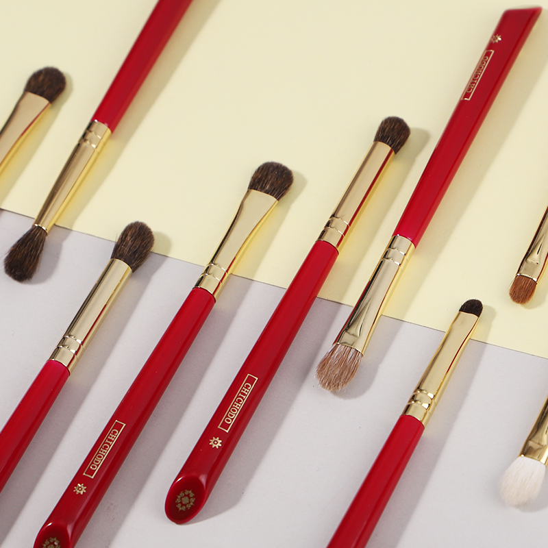فرشاة مكياج CHICHODO - سلسلة و - مراجعة Luxury Skincare Accessories وسعره